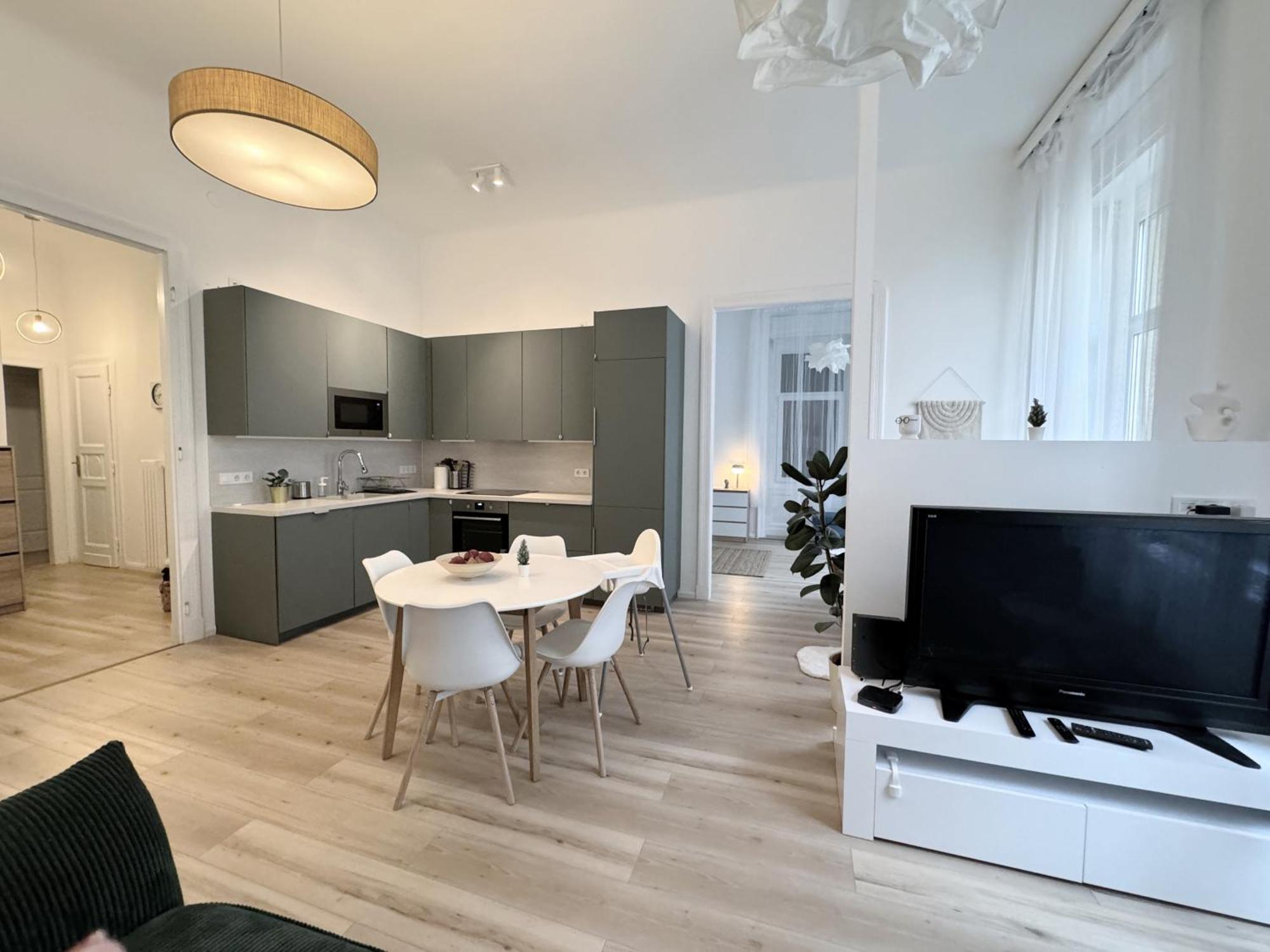 Apartment Danube Escapes Budapest- 3br Budapest