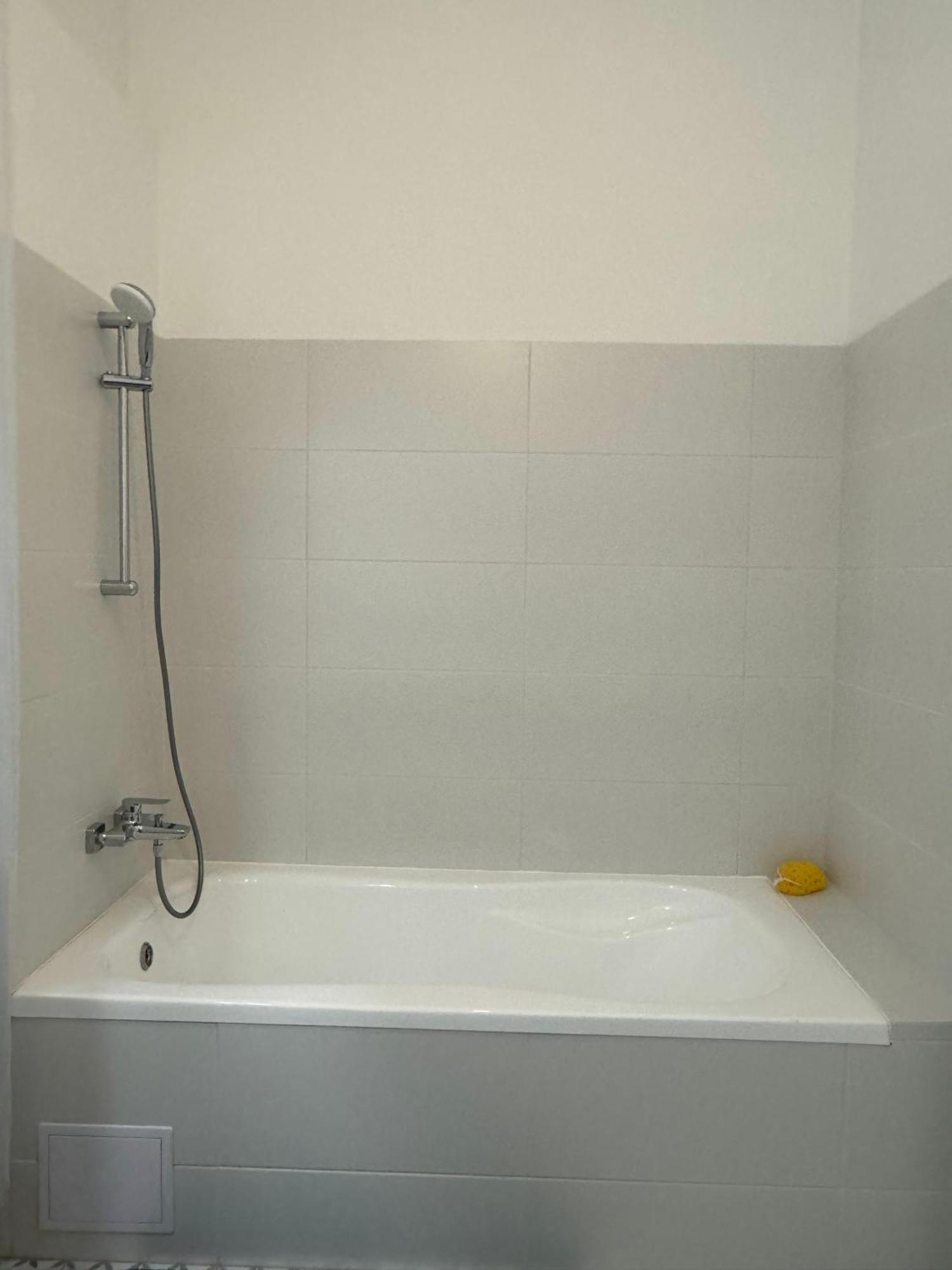 Danube Escapes Budapest- 3br Apartment Budapest